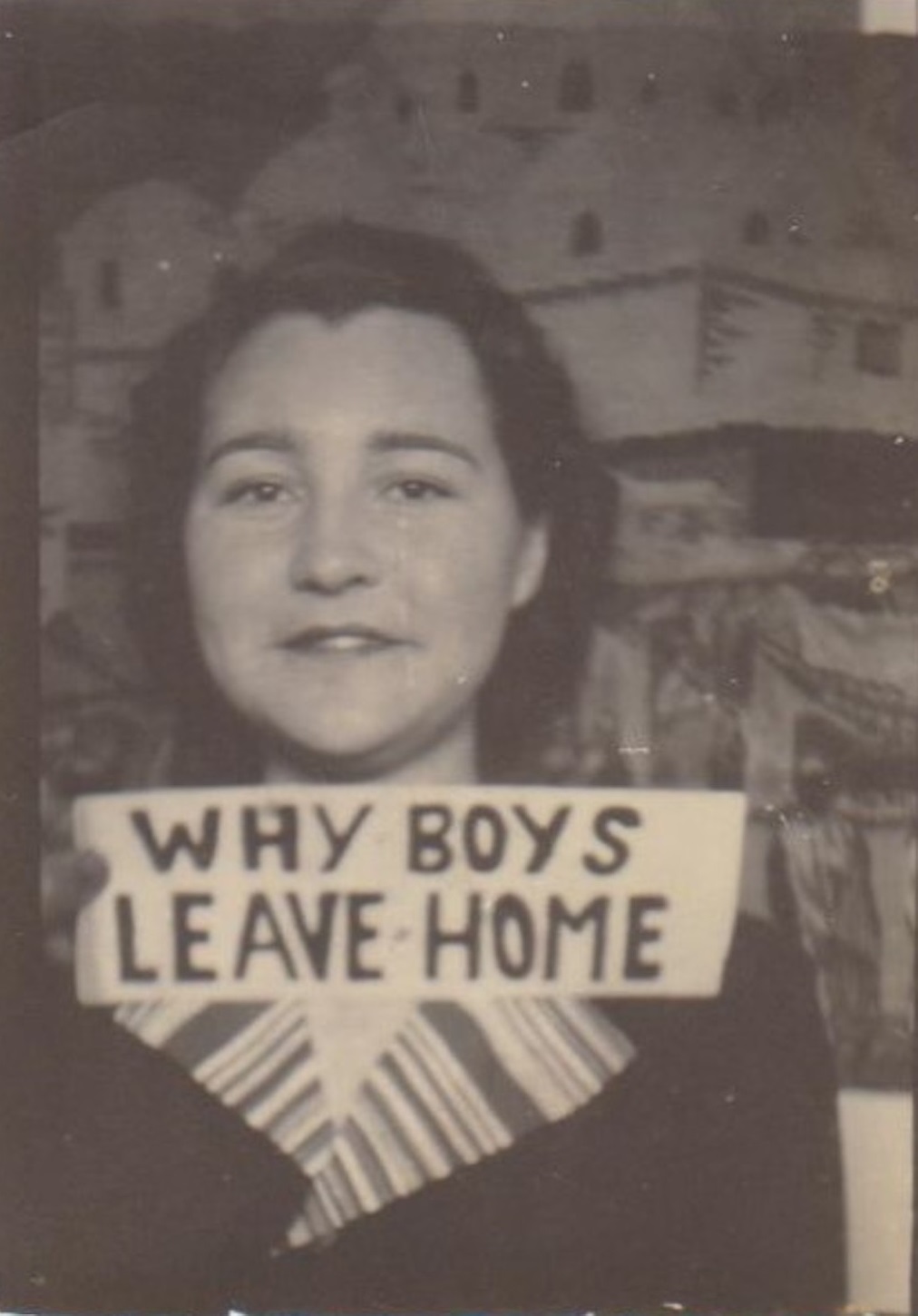 Hilarious Vintage Photos of Women Posing with Funny Objects and Signs Funny