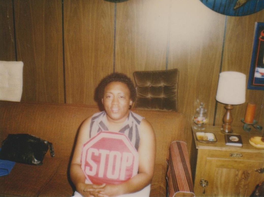 Hilarious Vintage Photos of Women Posing with Funny Objects and Signs Funny