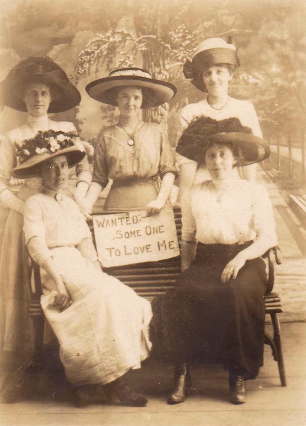 Hilarious Vintage Photos of Women Posing with Funny Objects and Signs Funny