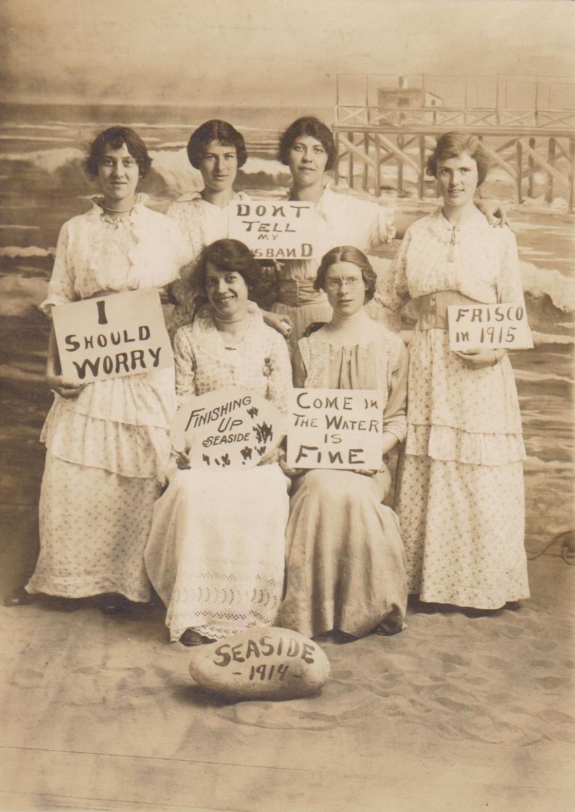 Hilarious Vintage Photos of Women Posing with Funny Objects and Signs Funny