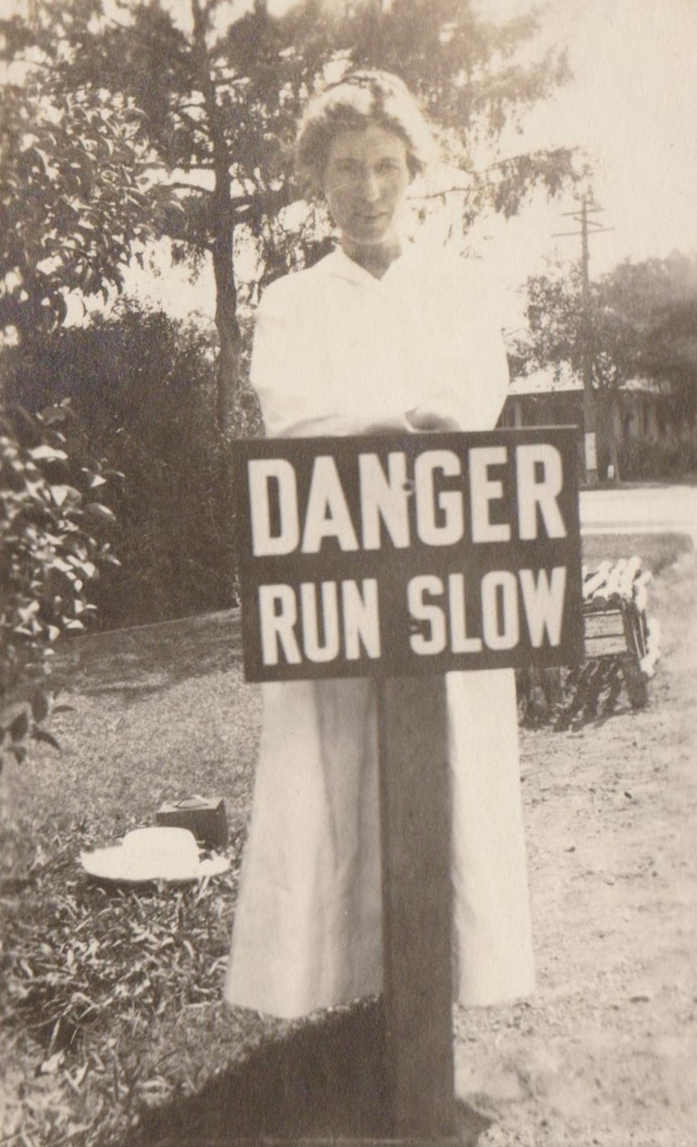 Hilarious Vintage Photos of Women Posing with Funny Objects and Signs Funny