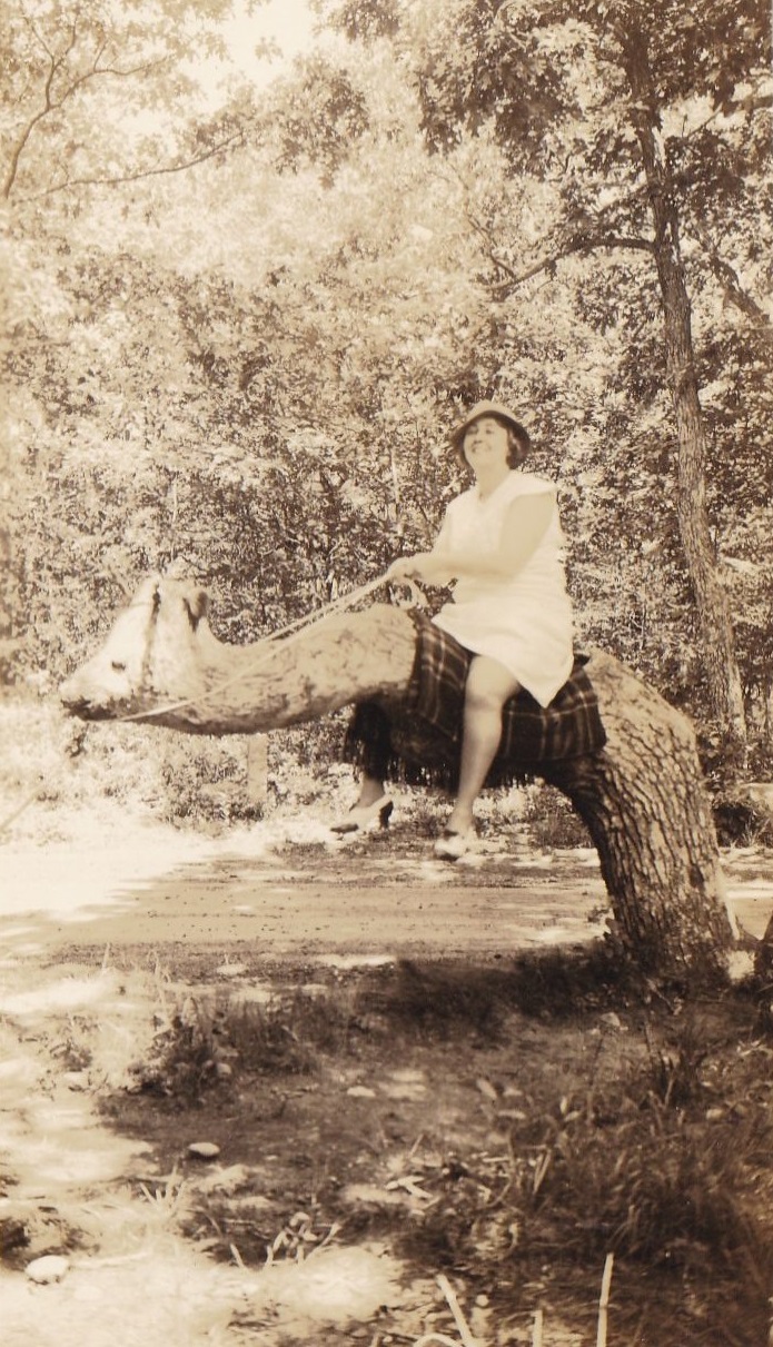 Hilarious Vintage Photos of Women Posing with Funny Objects and Signs Funny