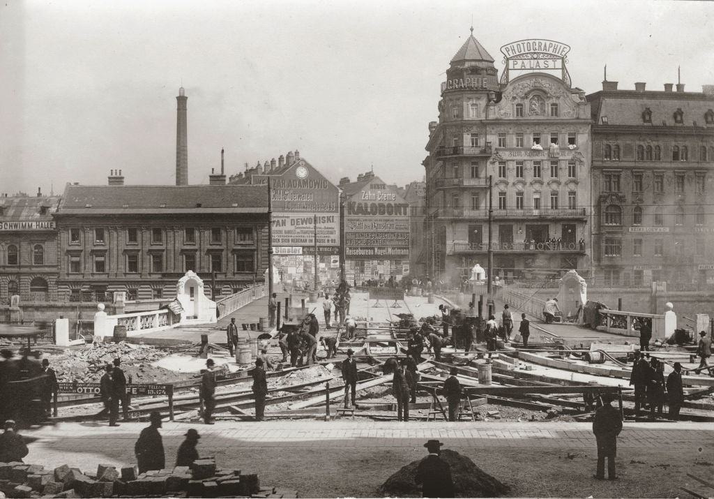 #6 The construction of the bridge Marienbrücke (1905-1906) in Austria.