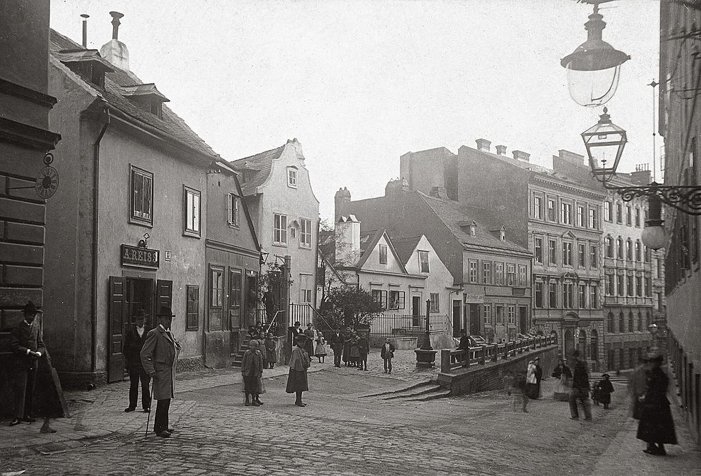 #39 Kaunitzlbergl in Vienna VI, 1900.