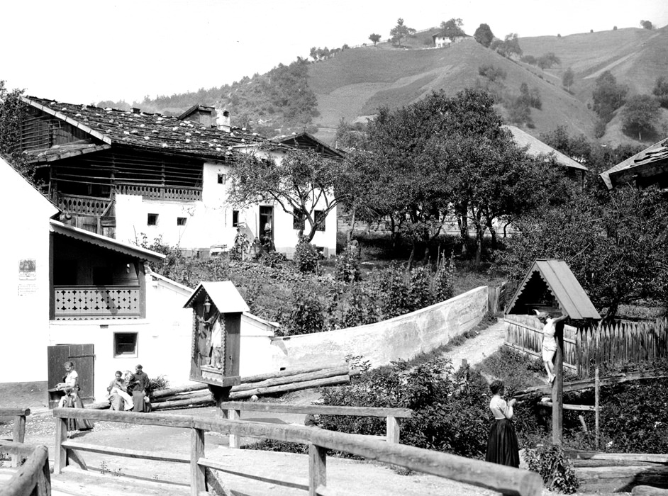 #45 Roadside shrines in Austria, 1900s.