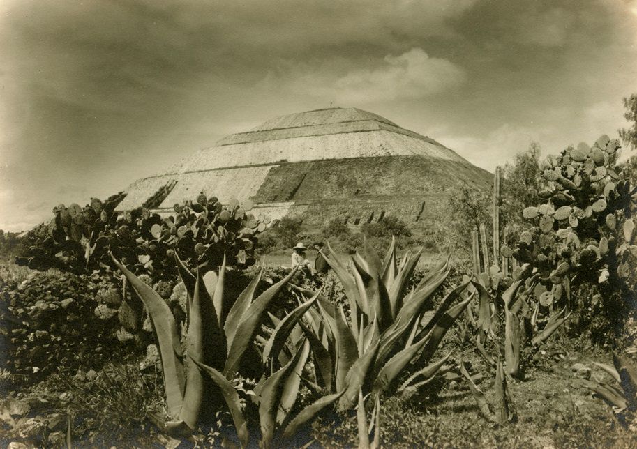 #6 La Piramide del Sol, San Juan Teotihuacan, 1904