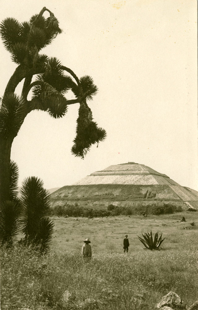 #5 La Piramide del Sol, San Juan Teotihuacan, 1904