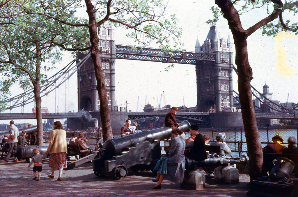 #41 Tower bridge, 1953