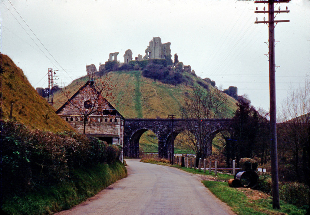 #47 Bridge and Corfe Castle, 1953