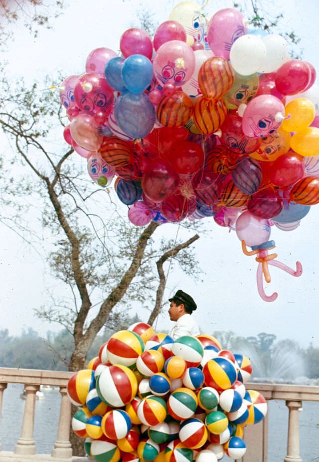 #38 Man selling balloons, 1968