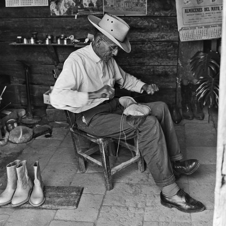 #11 Shoemaker in Álamos, 1960
