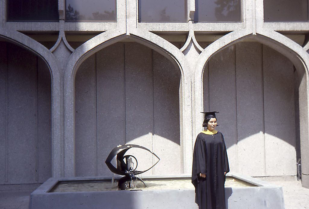 #48 U of W Fountain & Graduate, June 1967