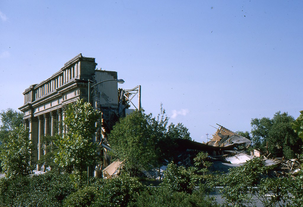 #31 Meany – behind facade, October 1965