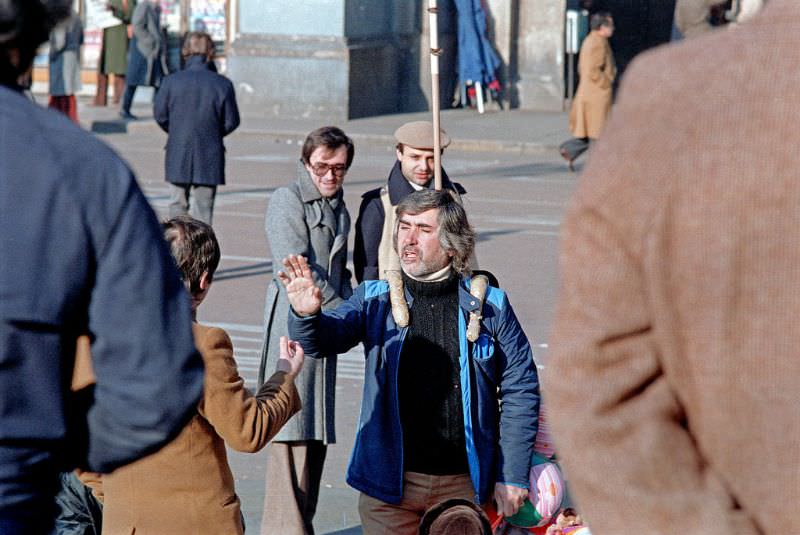 #2 Belligerent balloon seller, Piazza del Duomo, Milan, 1980