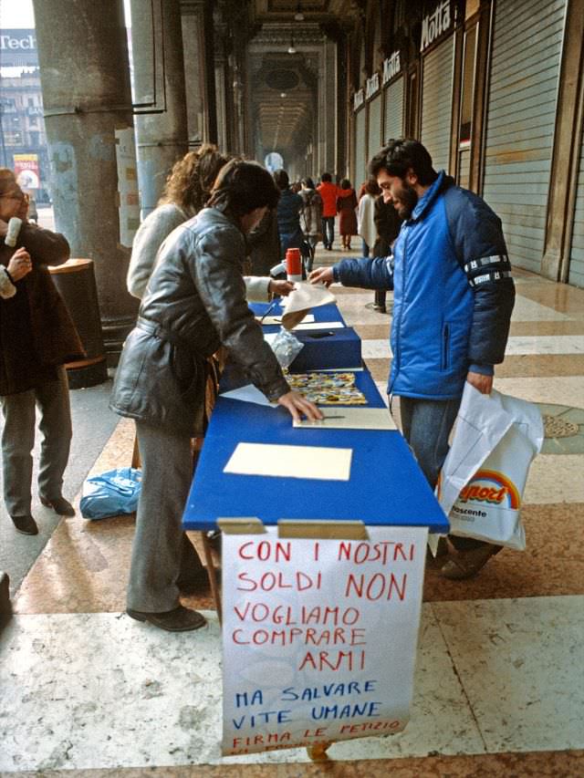 #29 Piazza del Duomo, Milan, 1983