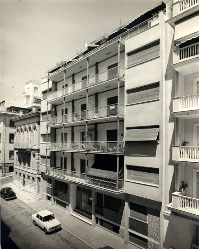 #23 Papazisis Architect, Deinokratous street, Athens
