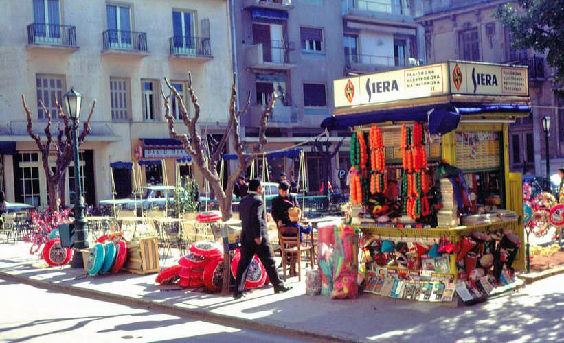 #72 Apokreas: The square in the Plaka and the predecessor of Thanasis’ periptero.
