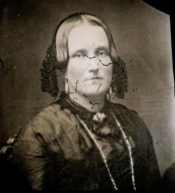 #14 Mrs Moore, Freeman Brothers Studio, 1871-1880