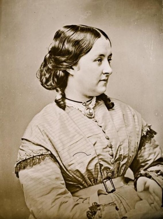 #20 Portrait of an unidentified woman, Freeman Brothers Studio, 1871-1880