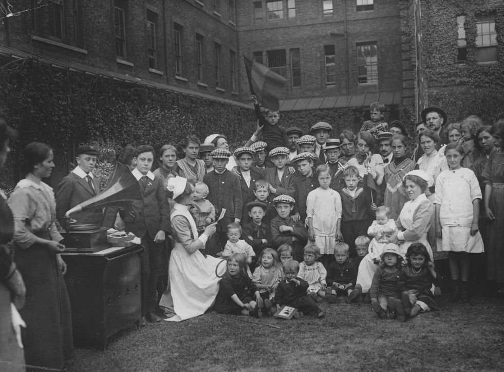 #25 Belgian Refugees at Kensington Workhouse, 1914.