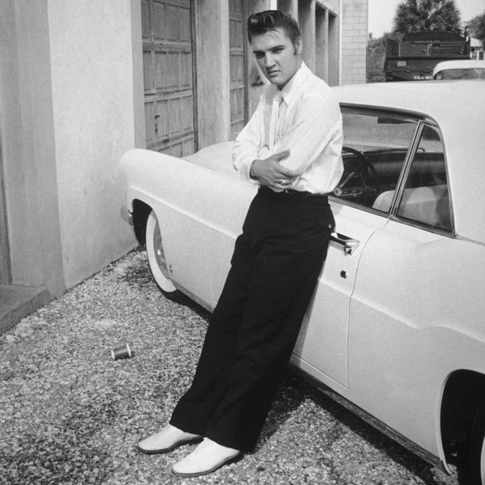#4 Elvis and his 1956 Lincoln Continental.
