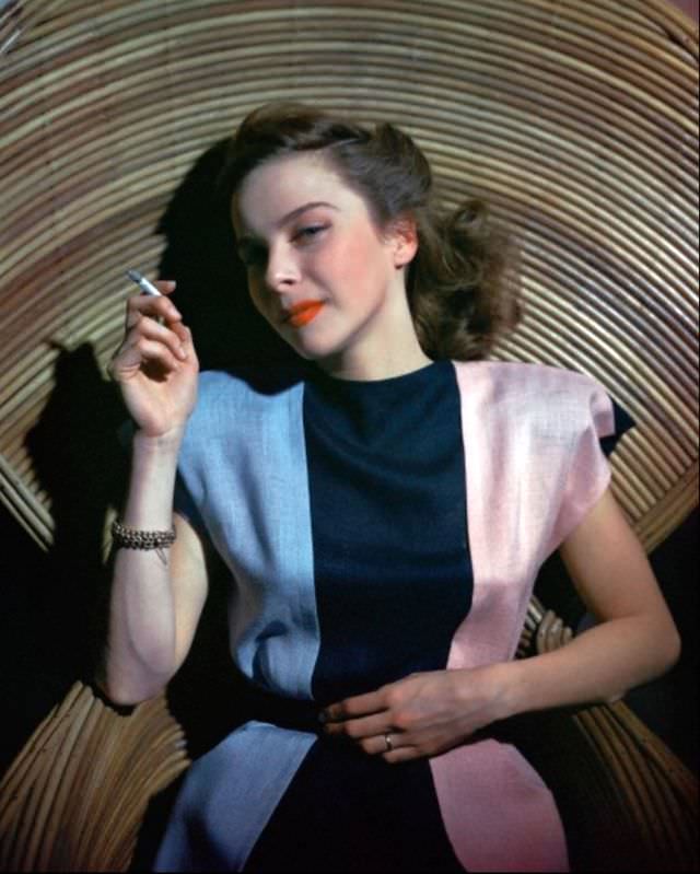 #22 Joan Tetzel, 1945