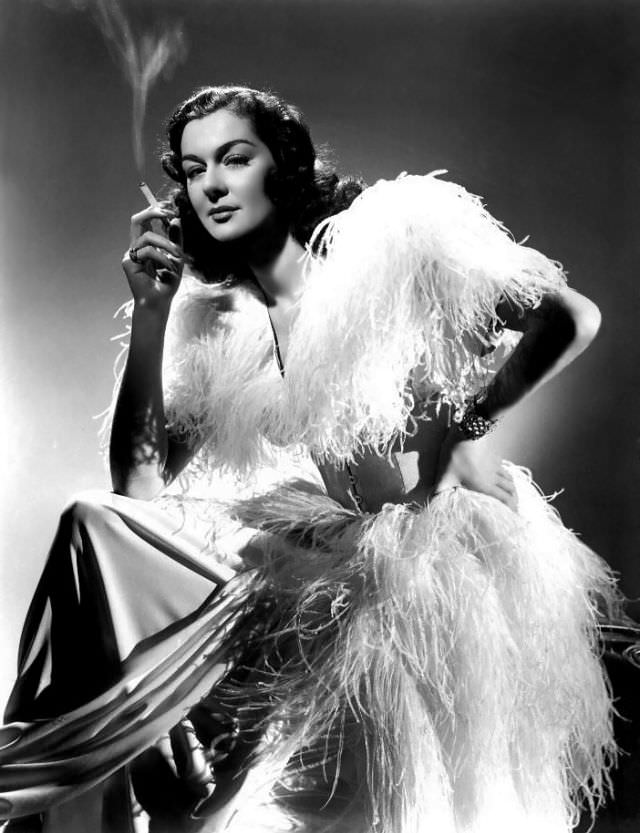 #14 Rosalind Russell, 1930s
