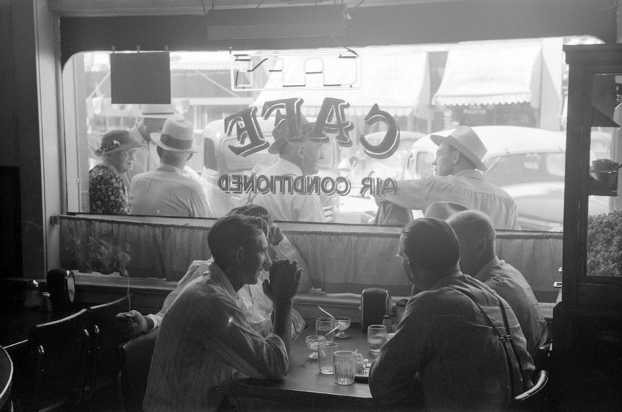 #6 Cold drinks inside Vale’s Red Robin Coffee Shop, on Independence Day in 1941.