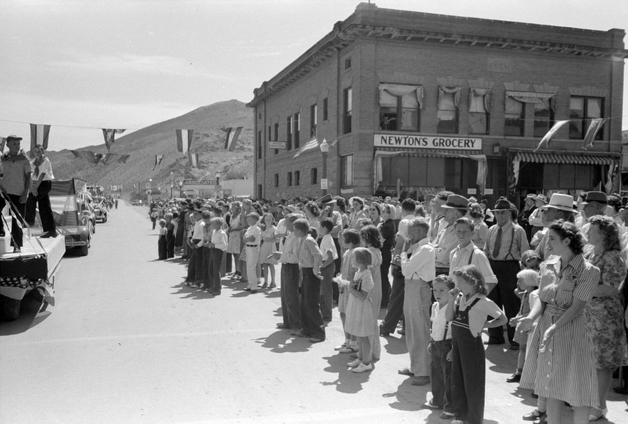 #9 Vale’s Fourth of July parade passes through downtown.