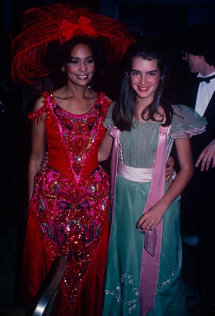 #44 Jayne Kennedy with Brooke Shields, 1970.