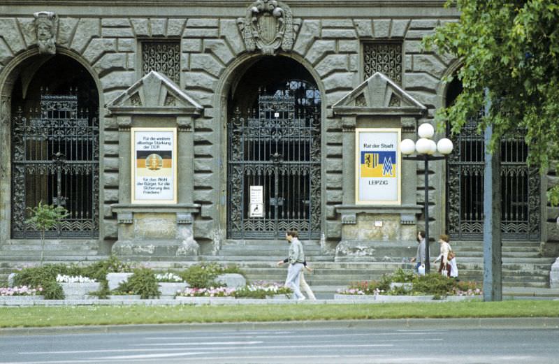 #45 New Town Hall, 1984
