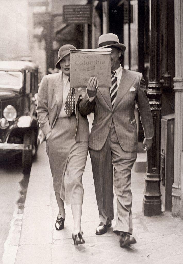 #32 Marlene Dietrich in Paris with her hsuband, 1933.