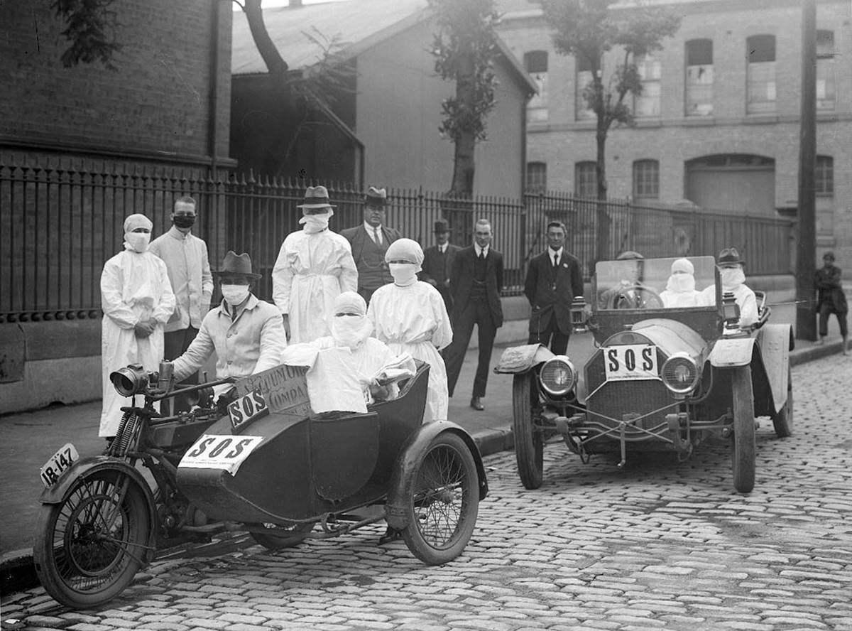 #7 Nurses leaving Blackfriars Depot, Chippnedale NSW, Austalia, during flu epidemic, in April of 1919.