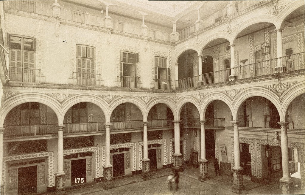 #25 Courtyard of the Hotel Iturbide. Mexico City, 1855