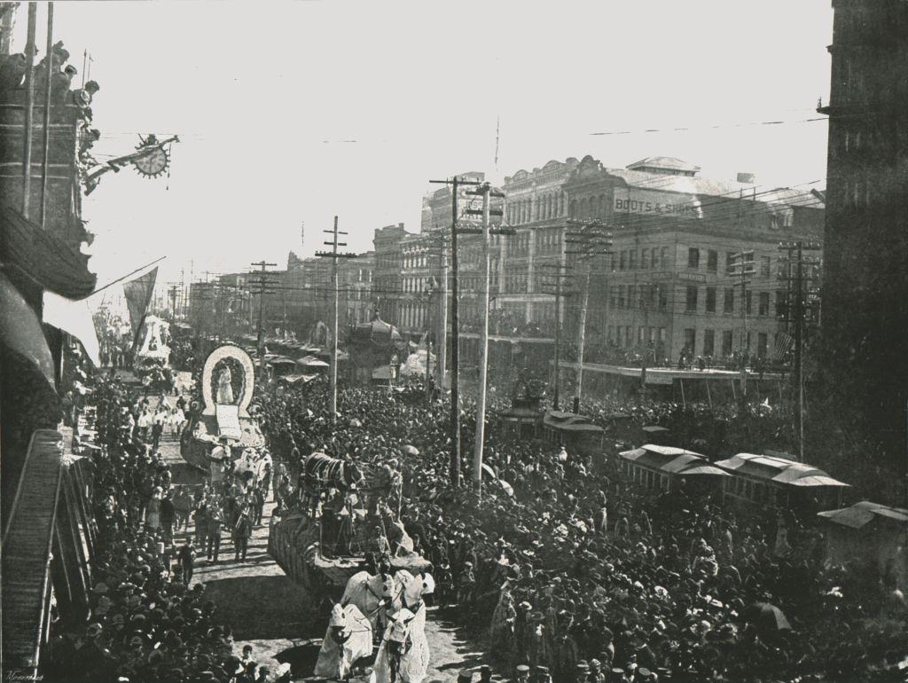 #21 The Mardi Gras parade in Canal Street. New Orleans, 1895.