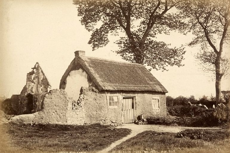#19 Irish Mud Cabin at Bladon Park, Belfast