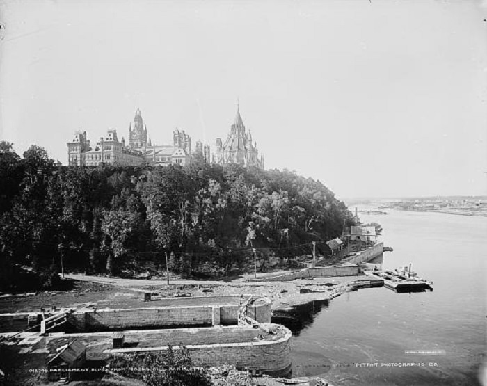 #16 Parliament Hill, 1890s