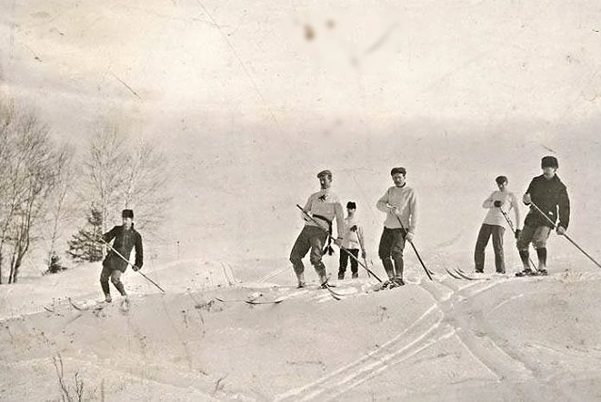 #47 Skiing in Rockcliffe Park, 1895