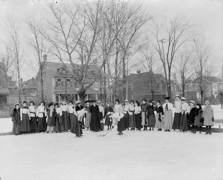 #25 Ottawa Ladies College hockey group, 1899