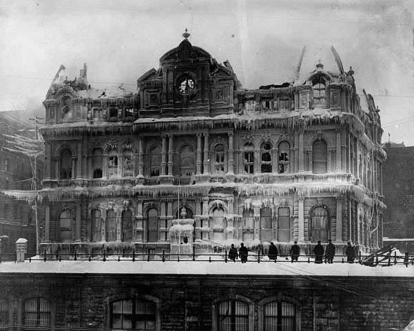 #42 Ottawa Post Office burns in 1899