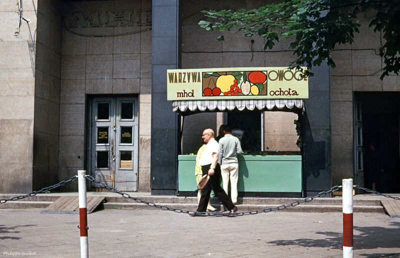 #11 Sale of fruit (‘Warzywa Owoce’). Warsaw, July 1970