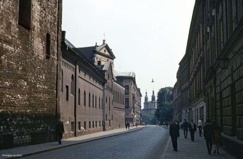 #27 Old town street. Krakow, July 1970