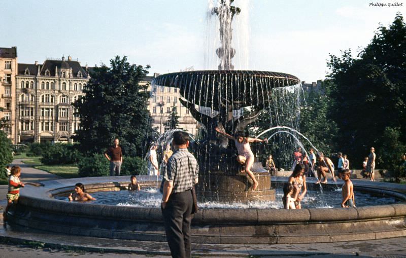 #4 Fountain stormed by children. Warsaw, July 1970
