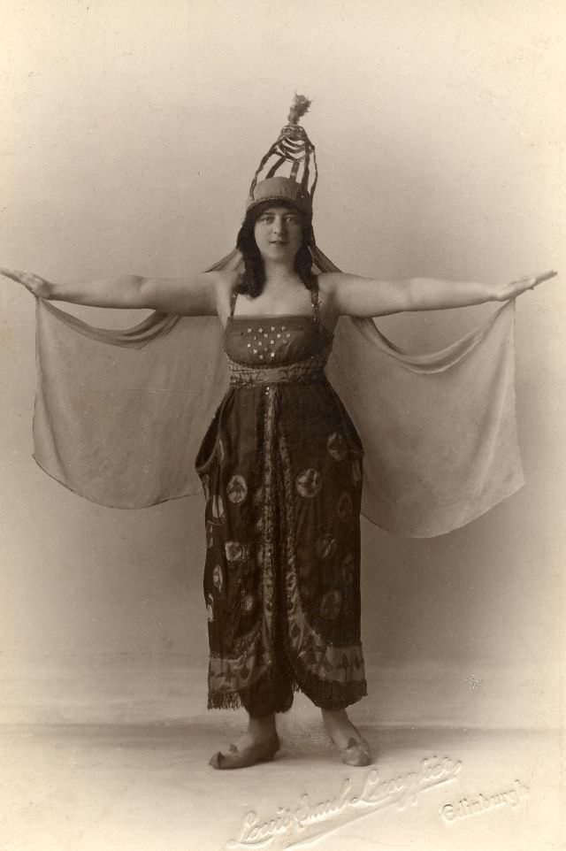 #6 Cissie from the Hareem