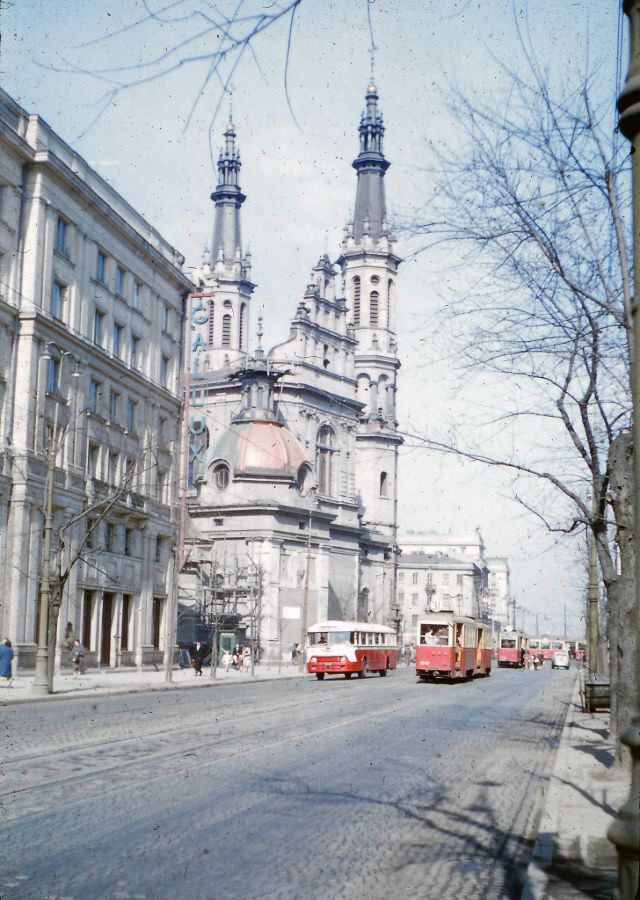 #20 Zbawiciela Church on Zbawiciela Square, looking from Marszałkowska Street