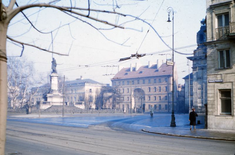 #9 Mickiewicz Statue, Krakowskie Przedmieście