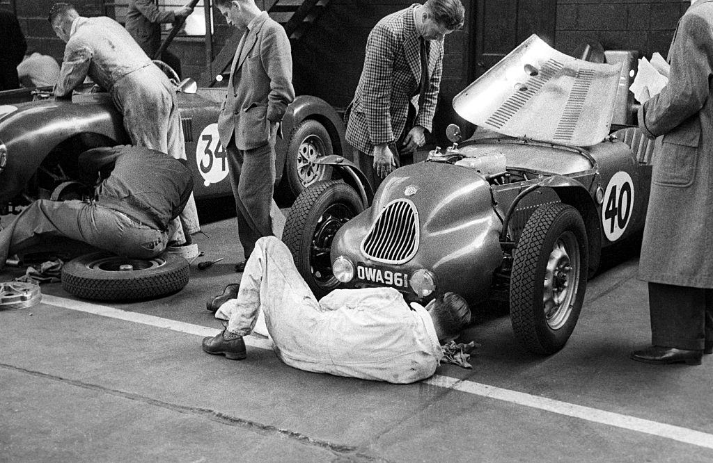#18 Preparation of the Jackson/Lane Lester T51 MG in a Belfast garage for the Dundrod TT, 1953.