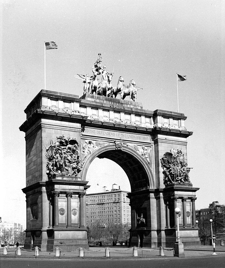#4 The monument at Grand Army Plaza in Brooklyn, New York City, 1955.
