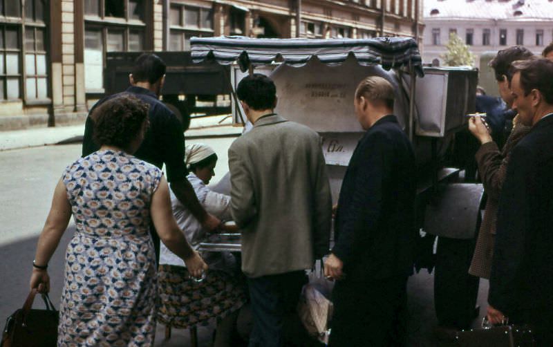 #46 Leningrad street scenes