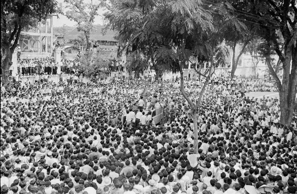 #56 Student demonstrations in Saigon against the dictatorship of premier Nguyen Khanh, 31st August 1964.